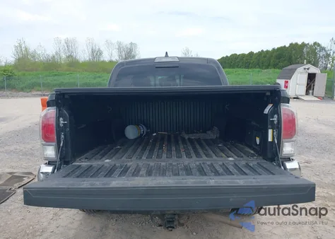 2023 Toyota Tacoma Trd Off Road z USA, uszkodzony, nr VIN 3TMCZ5AN2PM598464